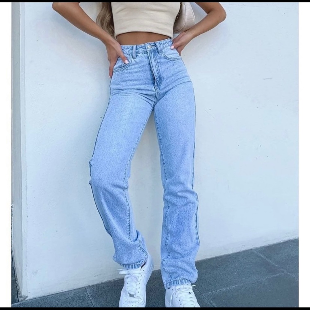 White Fox “Who’s that Girl” Straight leg denim jeans